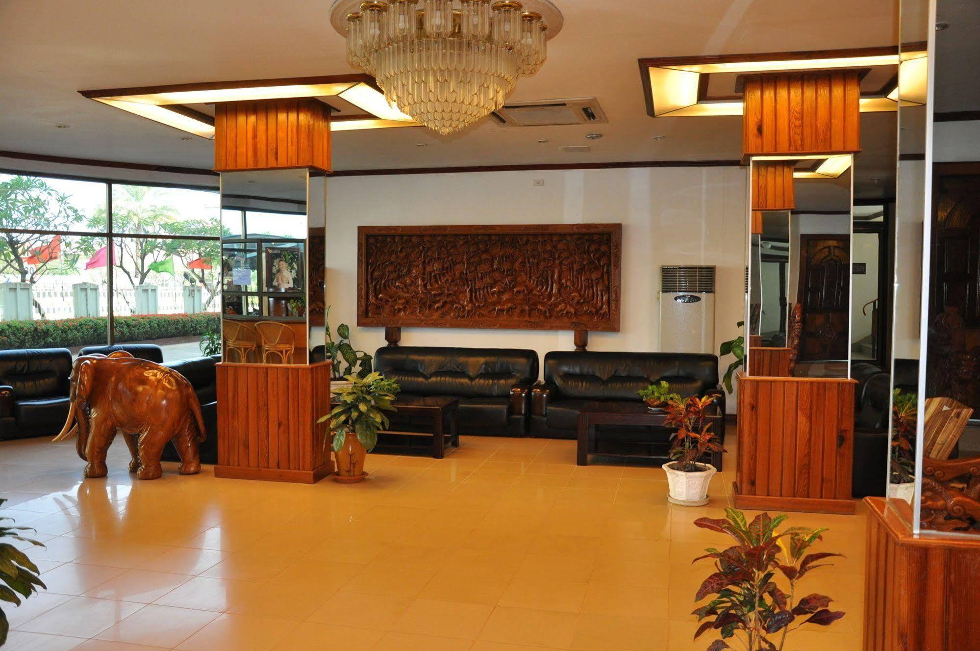 Mekong Hotel Vientiane Exterior foto