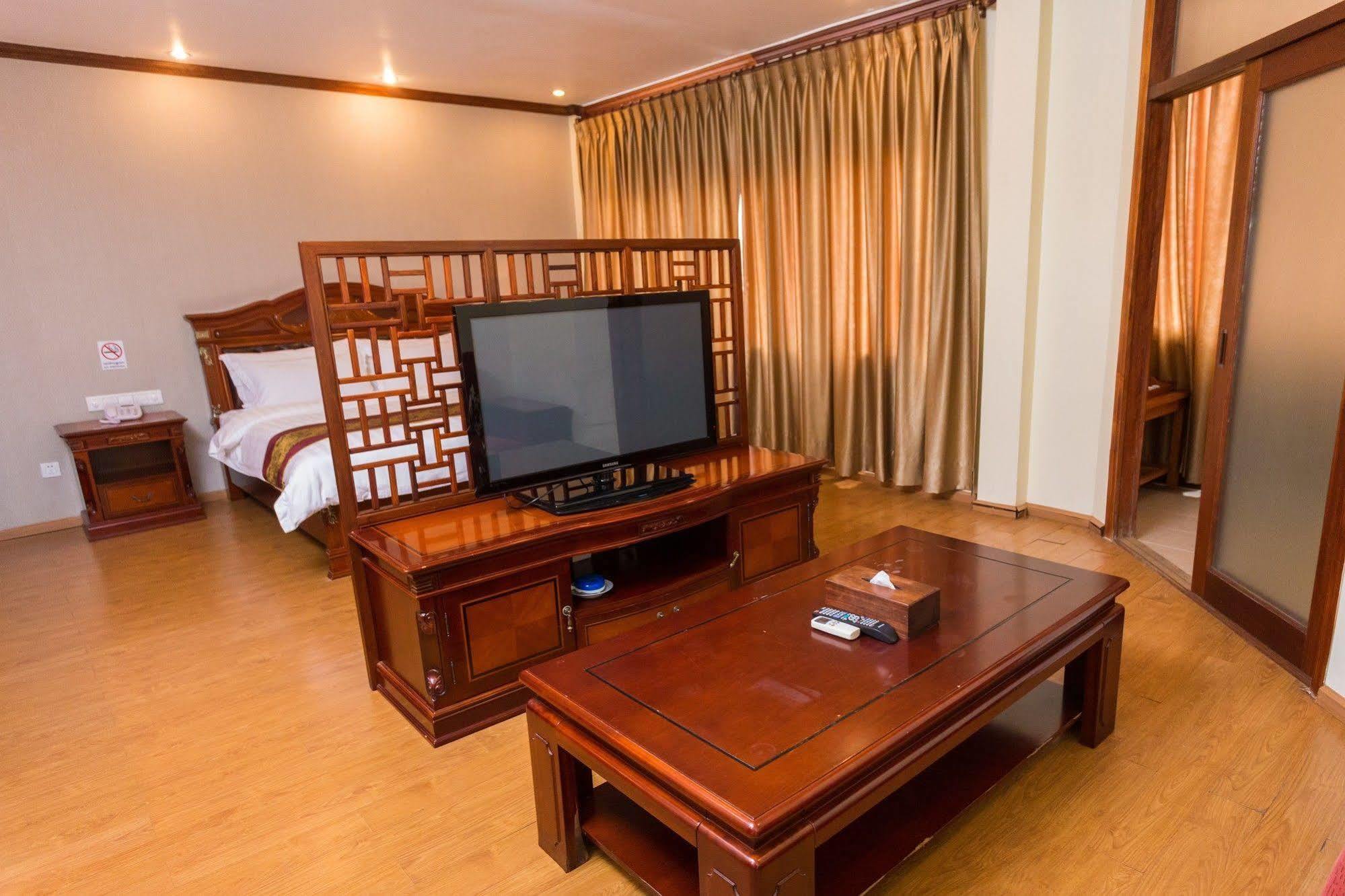 Mekong Hotel Vientiane Exterior foto